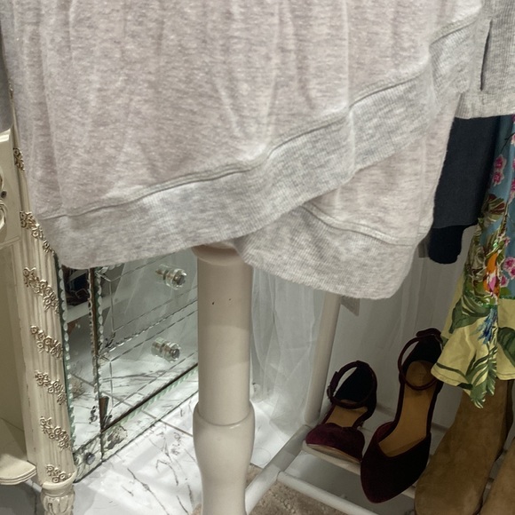 🍋 Athleta Dove Gray Light Weight Criss Cross Sweatshirt Dress S - Picture 4 of 8